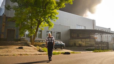 Пожежа на складі в Одесі 16 липня після влучання російської ракети Пожежа на складі в Одесі 16 липня після влучання російської ракети