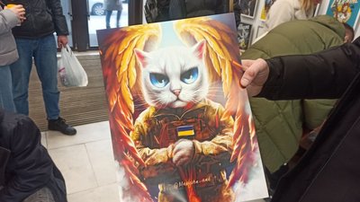 "Мистецтво під час війни": у Вінниці відкрили благодійну виставку на підтримку ЗСУ "Мистецтво під час війни": у Вінниці відкрили благодійну виставку на підтримку ЗСУ