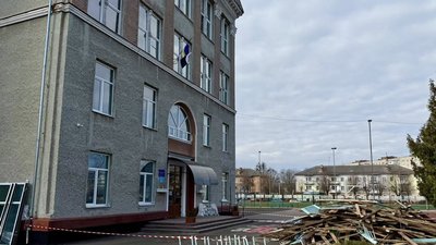 У Нововолинському ліцеї № 1 триває ремонт