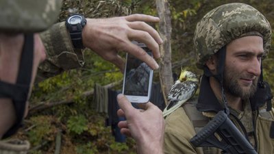 Як військовим безпечно користуватися інтернетом та телефоном в зоні бойових дій. Пояснює Держспецзв'язку