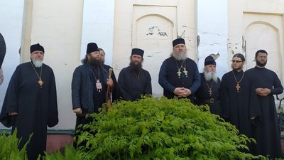 За і проти — у Путивлі збирали підписи щодо підпорядкування церкви Миколи Козацького За і проти — у Путивлі збирали підписи щодо підпорядкування церкви Миколи Козацького