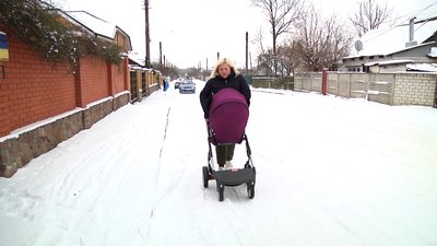 У Житомирі сніг з тротуарів почали прибирати о 4 годині ранку