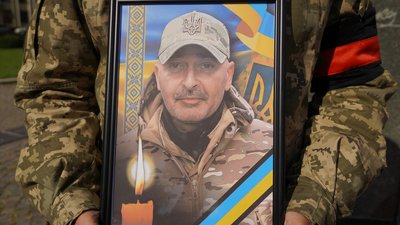В Ужгороді попрощалися із захисником Віктором Завадяком