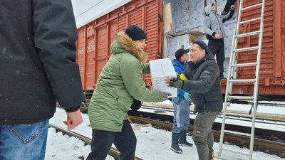 Їжа, ліки та одяг: Харківщина отримала гуманітарну допомогу