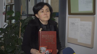 Учителька історії Тернопільської української гімназії імені Івана Франка – Оксана Кутень Учителька історії Тернопільської української гімназії імені Івана Франка – Оксана Кутень