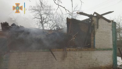 Тричі повертався до палаючої оселі: на Харківщині сусід виніс дитину з вогню Тричі повертався до палаючої оселі: на Харківщині сусід виніс дитину з вогню