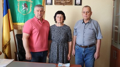 У пам'ять про загиблих: як родини однієї із громад на Житомирщині донатять на підтримку ЗСУ У пам'ять про загиблих: як родини однієї із громад на Житомирщині донатять на підтримку ЗСУ