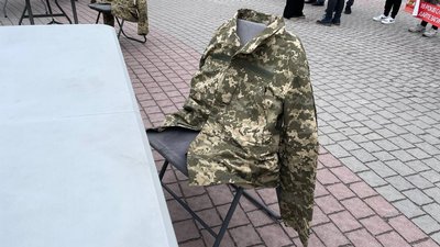 "Два серця в полоні": у Запоріжжі відбулася акція на підтримку українських полонених "Два серця в полоні": у Запоріжжі відбулася акція на підтримку українських полонених