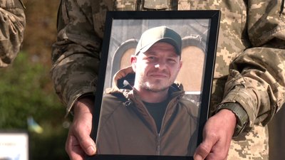 З бійцем Павлом Хорхолюком попрощалися у Рівному