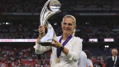 "Залишилася незавершена справа". Віцечемпіонка світу Англія продовжила контракт з тренеркою Саріною Віґман