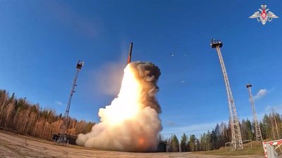 Запуск міжконтинентальної балістичної ракети "Ярс" 