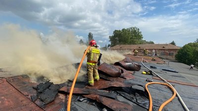 Пожежа в Ужгороді: горіли понад 1000 квадратних метрів складів