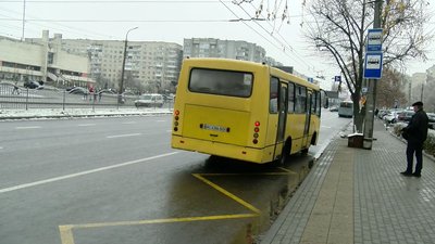 У Луцьку не курсує електротранспорт, на маршрутах їздить сотня автобусів У Луцьку не курсує електротранспорт, на маршрутах їздить сотня автобусів