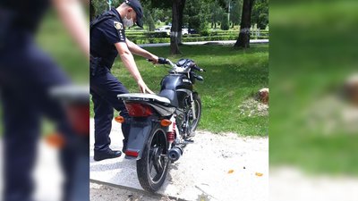 На Рівненщині влаштували погоню за мотоциклістом. Копи склали 8 протоколів На Рівненщині влаштували погоню за мотоциклістом. Копи склали 8 протоколів
