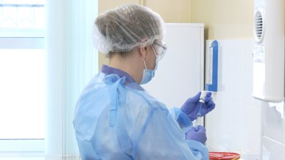На Запоріжжі розпочали вакцинацію громадян, що зареєструвалися на щеплення через "Дію" На Запоріжжі розпочали вакцинацію громадян, що зареєструвалися на щеплення через "Дію"