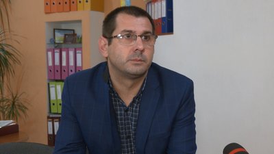 У Запоріжжі батьки першачків відстояли право дітей навчатися у гімназії №6