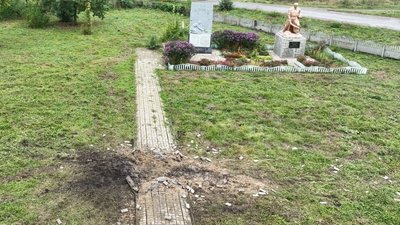 У с. Павлівка на Сумщині, що за 2 км від РФ, через обстріли пошкоджено 10 будинків У с. Павлівка на Сумщині, що за 2 км від РФ, через обстріли пошкоджено 10 будинків
