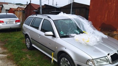 Пошкоджені будинки, авто, гаражі та підприємство: наслідки ракетного обстрілу в Луцьку Пошкоджені будинки, авто, гаражі та підприємство: наслідки ракетного обстрілу в Луцьку