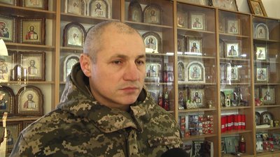 У Свято-Михайлівському соборі Житомира попрощалися із добровольцем Олегом Цибульським У Свято-Михайлівському соборі Житомира попрощалися із добровольцем Олегом Цибульським