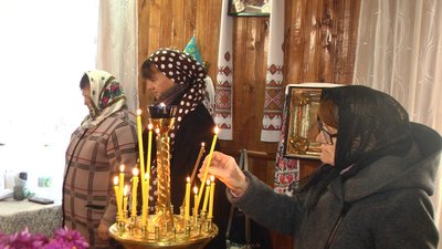 Проводять службу у колишній колгоспній їдальні: у селі на Вінниччині вірян ПЦУ не пускають до храму Проводять службу у колишній колгоспній їдальні: у селі на Вінниччині вірян ПЦУ не пускають до храму