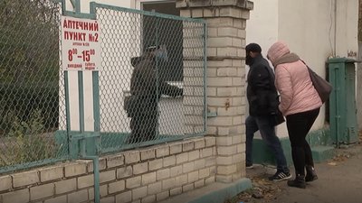 Нацгвардійці у Херсоні патрулюють лікарні, щоб забезпечити ізоляцію хворих на коронавірус Нацгвардійці у Херсоні патрулюють лікарні, щоб забезпечити ізоляцію хворих на коронавірус