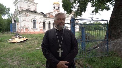 “Вони на нас напали, навіщо нам їх церква”. Парафіяни розбомбленого храму на Чернігівщині хочуть перейти до ПЦУ “Вони на нас напали, навіщо нам їх церква”. Парафіяни розбомбленого храму на Чернігівщині хочуть перейти до ПЦУ