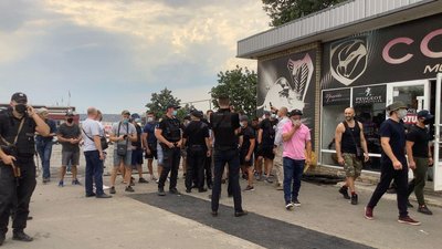 Конфлікт на ринку "Барабашово": на місце прибула поліція Конфлікт на ринку "Барабашово": на місце прибула поліція