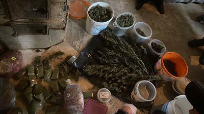 У тернополянина поліцейські вилучили наркотичні речовини У тернополянина поліцейські вилучили наркотичні речовини