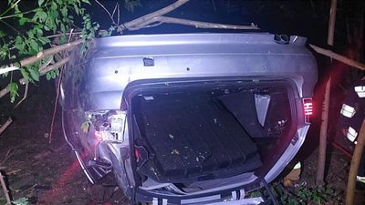 Злетів у кювет: на Хмельниччині в автопригоді травмувалося четверо людей, з них двоє - діти