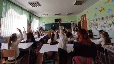 Тернопільські рятувальники вчили дітей поведінці під час надзвичайних ситуацій
