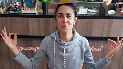 Письменниця з Рівного вирушає до Одеси пішки. Хто йде з нею Письменниця з Рівного вирушає до Одеси пішки. Хто йде з нею