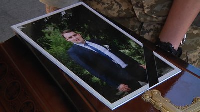 Загинув на Донеччині: у Житомирі попрощалися з 33-річним військовим Максимом Ліщинським