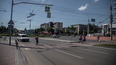 З двох сотень зроблять дев'ять: як у Чернівцях ремонтують дороги