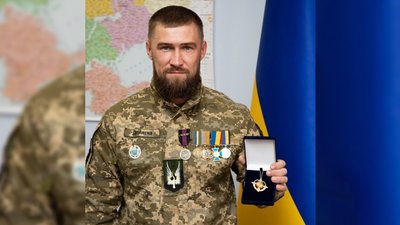 Командира кулеметного взводу отримав відзнаку "За заслуги перед Вінниччиною" Командира кулеметного взводу отримав відзнаку "За заслуги перед Вінниччиною"