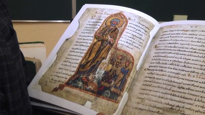 У Житомирі професор Віктор Мойсієнко презентував нові факсимільні видання пам'яток 11–14 століть У Житомирі професор Віктор Мойсієнко презентував нові факсимільні видання пам'яток 11–14 століть