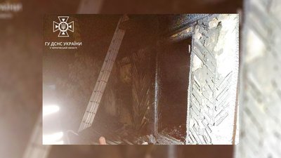 Пожежа будинку на Чернігівщині: рятувальники виявили тіла двох загиблих Пожежа будинку на Чернігівщині: рятувальники виявили тіла двох загиблих