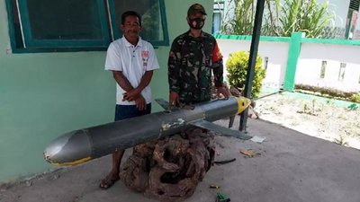 Індонезійський рибалка випадково виловив підводний військовий дрон
