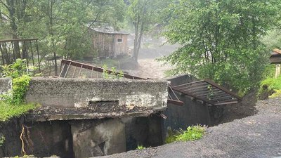 Різке підняття рівнів води та зсуви ґрунту: наслідки негоди на Закарпатті