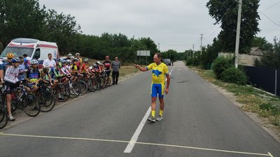 Благодійна велогонка "Тур де Франс". На Кіровоградщині збирали гроші для переселенців з Херсонщини Благодійна велогонка "Тур де Франс". На Кіровоградщині збирали гроші для переселенців з Херсонщини