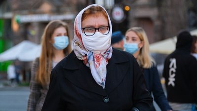 Кабмін заборонив перебувати без масок на вулицях. Що кажуть франківці