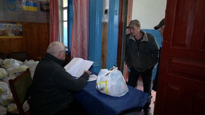 По 7,5 кілограмів на кожного мешканця громади: на Новгород-Сіверщині зустрічають гуманітарний вантаж По 7,5 кілограмів на кожного мешканця громади: на Новгород-Сіверщині зустрічають гуманітарний вантаж