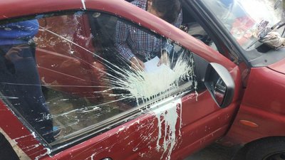У Маріуполі під час автопробігу обкидали фарбою 4 авто У Маріуполі під час автопробігу обкидали фарбою 4 авто