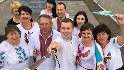 На Херсонщині "одягнуть" будівлі у вишиванки На Херсонщині "одягнуть" будівлі у вишиванки