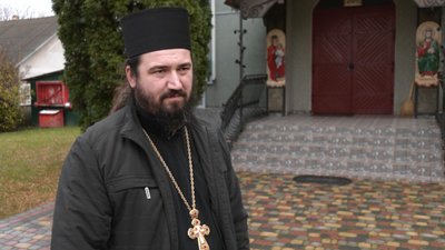 Настоятель храму у Ржавинцях Сергій Козарь Настоятель храму у Ржавинцях Сергій Козарь