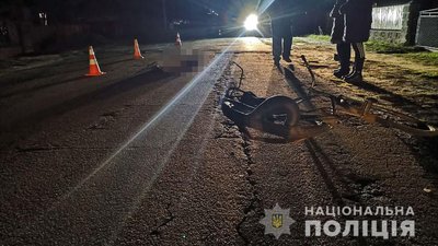 На Рівненщині неповнолітній мотоцикліст насмерть збив пішохода