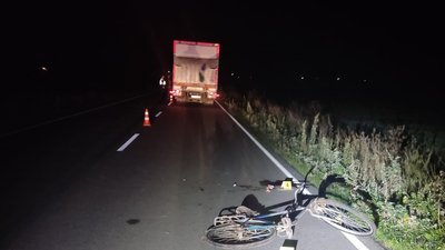 Біля Золочева на Львівщині вантажівка наїхала на велосипедиста