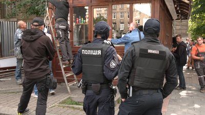 У Львові відбувся конфлікт під час демонтажу МАФу