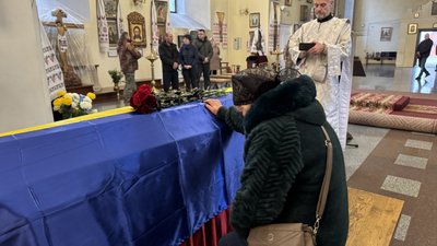 У Полтаві попрощались із військовослужбовцем Юрієм Дудником