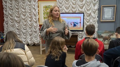 У Дніпровському художньому музеї провели урок для школярів У Дніпровському художньому музеї провели урок для школярів