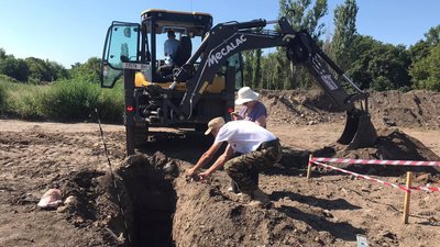 Розкопки в Одесі: пошуковці знайшли 6 могильників з рештками жертв НКВС Розкопки в Одесі: пошуковці знайшли 6 могильників з рештками жертв НКВС